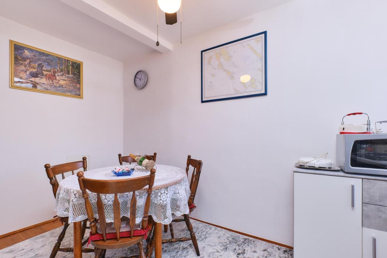 Ana Apartamento *